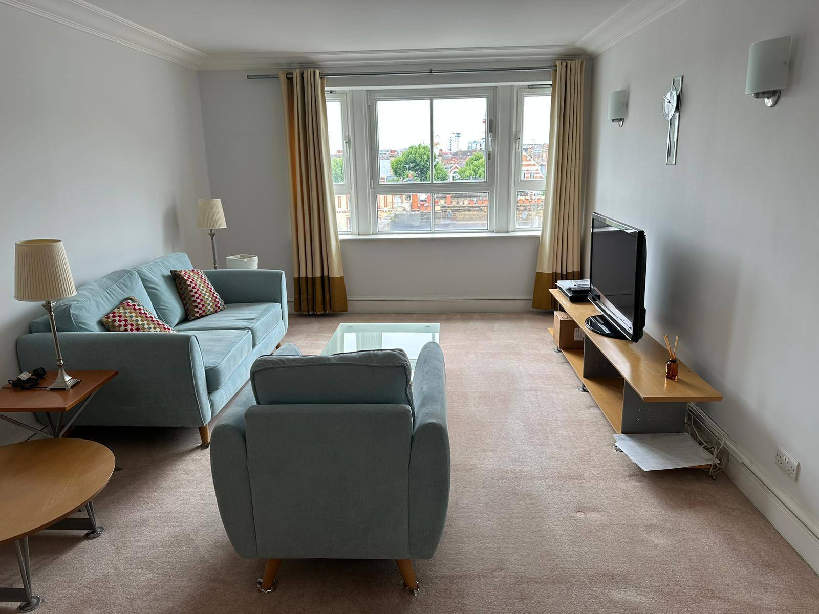 Move-In / Move-Out Cleaning in Swiss Cottage image 5